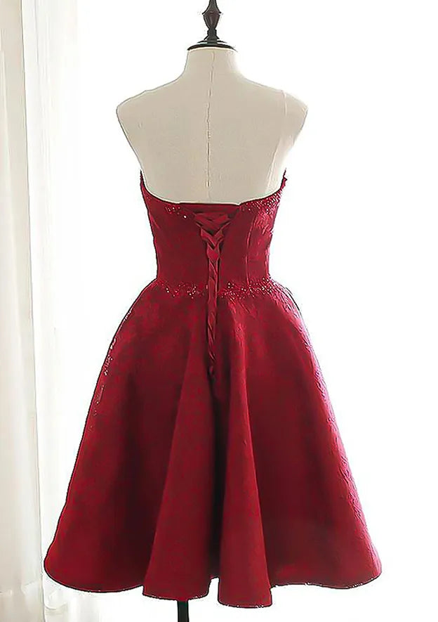 Burgundy Brocade Homecoming Dress with Strapless Sweetheart Neckline Waist and Flared Skirt Timeless Elegance for Memorable School Events