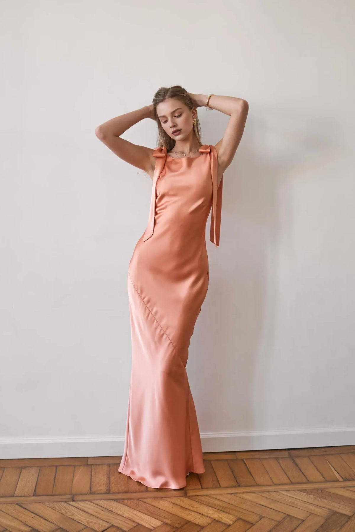 Refined Beautiful Timeless Chic Elegant Satin Scoop Neck Sleeveless Floor-Length Prom Dress
