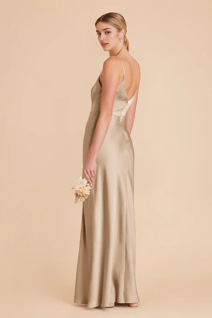 Luxurious Red Slit A-Line V-Neck Sleeveless Classic-Back Floor-Length Prom Dress