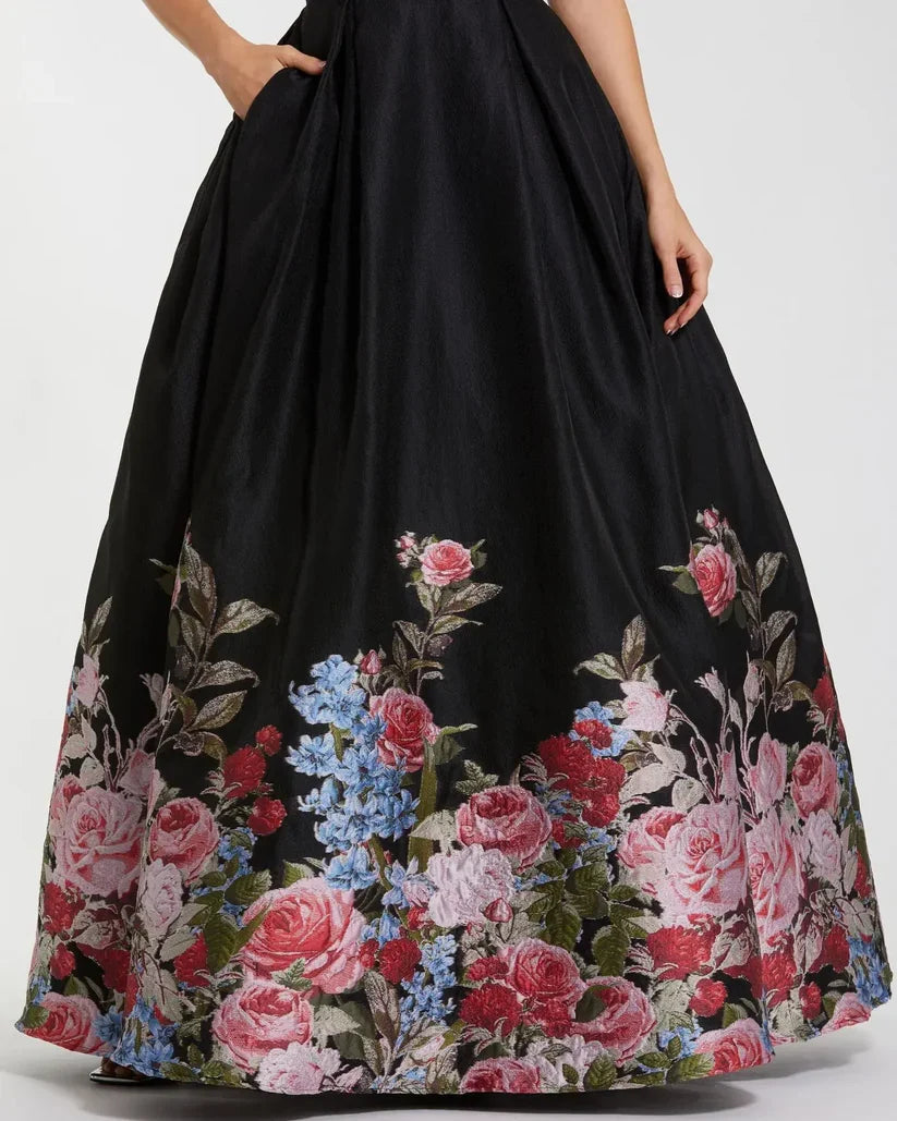 Stylish Refined Beautiful Timeless Elegant Black A-Line Strapless Sleeveless Floor-Length Prom Dress