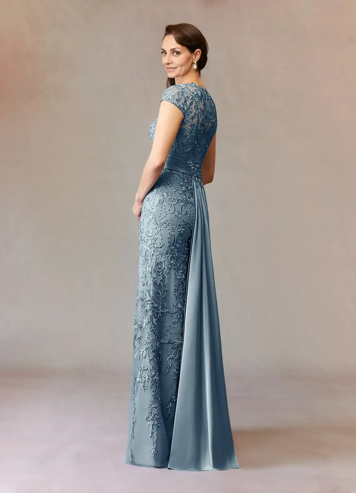 Elegant Dusty Blue Chiffon Mermaid Scoop Neck Floor-Length Mother of the Bride Dress