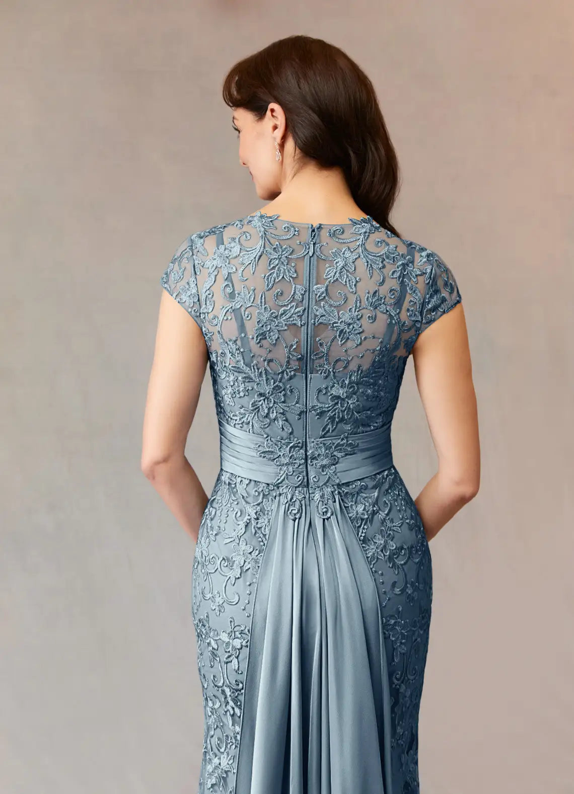 Elegant Dusty Blue Chiffon Mermaid Scoop Neck Floor-Length Mother of the Bride Dress