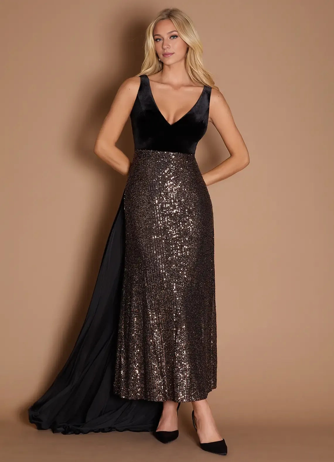 Sophisticated Graceful Stylish Refined Beautiful Elegant Black Velvet Sheath Sleeveless Evening Dress