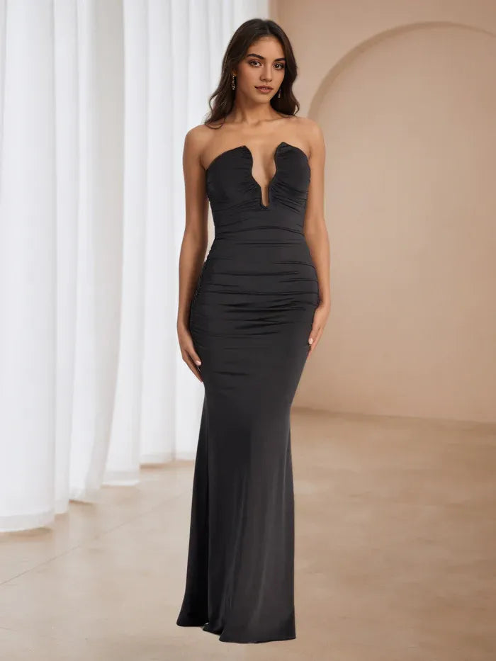Black Strapless Prom Gown Plunge V Cut Ruched Silhouette for Memorable Events
