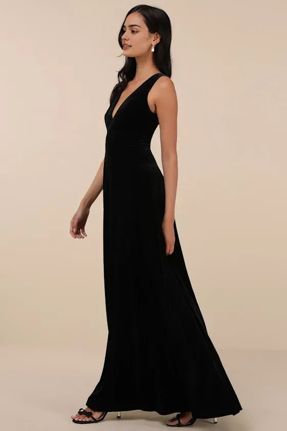 Black Sleeveless Evening Dresses with Plunging V - Neck Flowy Maxi Skirt A-Line