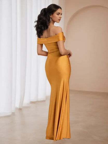 Luxurious Red A-Line Classic-Neck Classic-Sleeve Classic-Back Floor-Length Prom Dress
