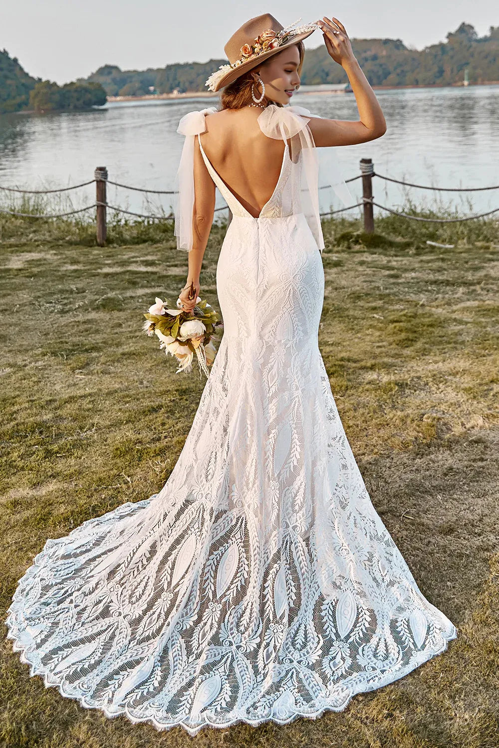 Graceful Stylish Refined Beautiful Timeless Elegant Ivory Tulle Mermaid Sleeveless Wedding Dress