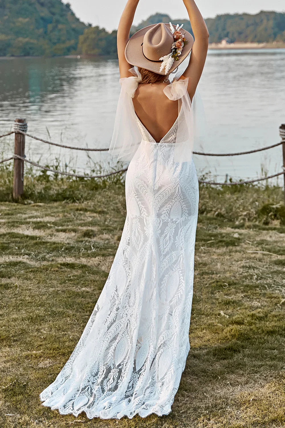 Graceful Stylish Refined Beautiful Timeless Elegant Ivory Tulle Mermaid Sleeveless Wedding Dress