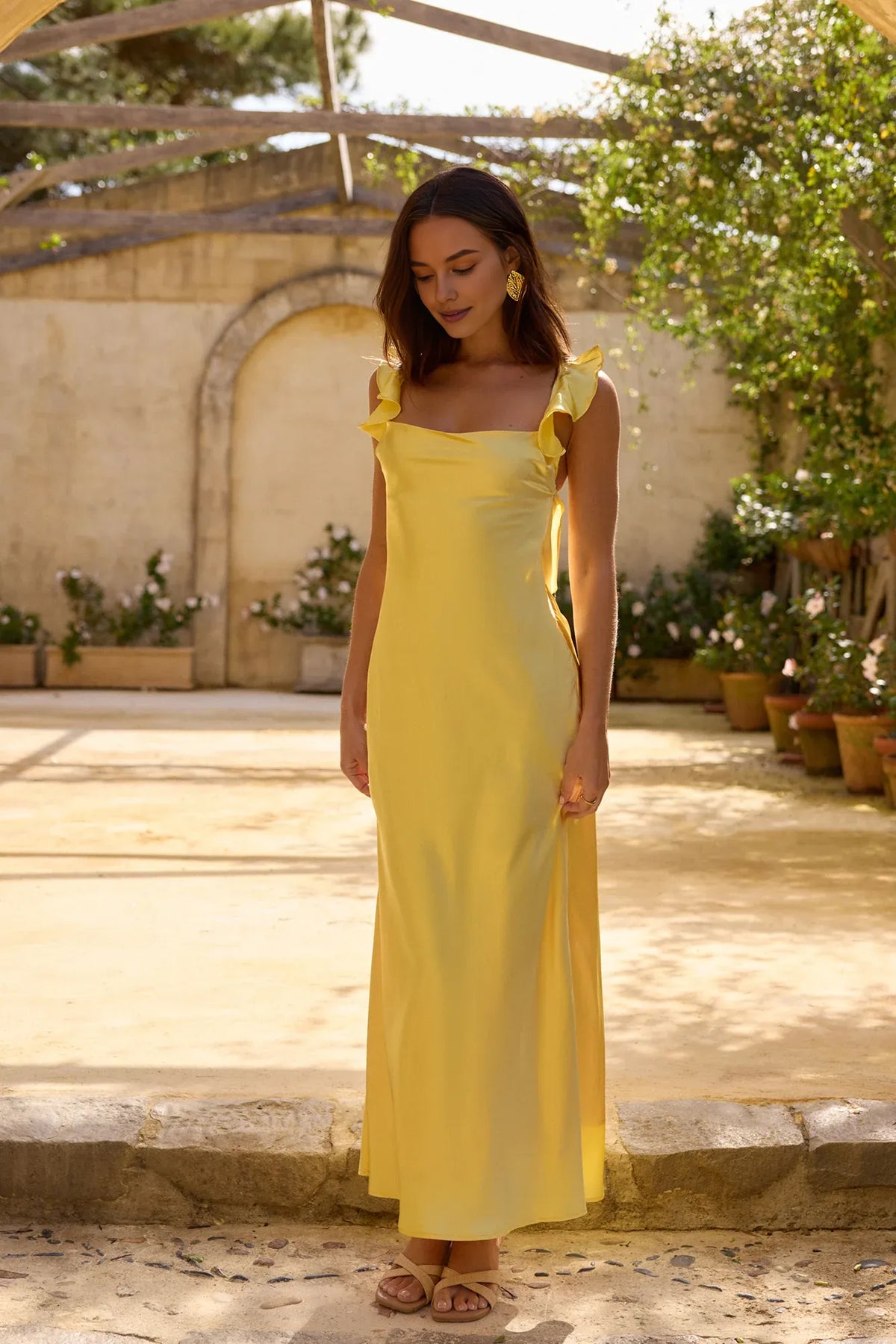 Graceful Stylish Elegant Yellow Lace Sheath Square Neck Sleeveless Floor-Length Prom Dress