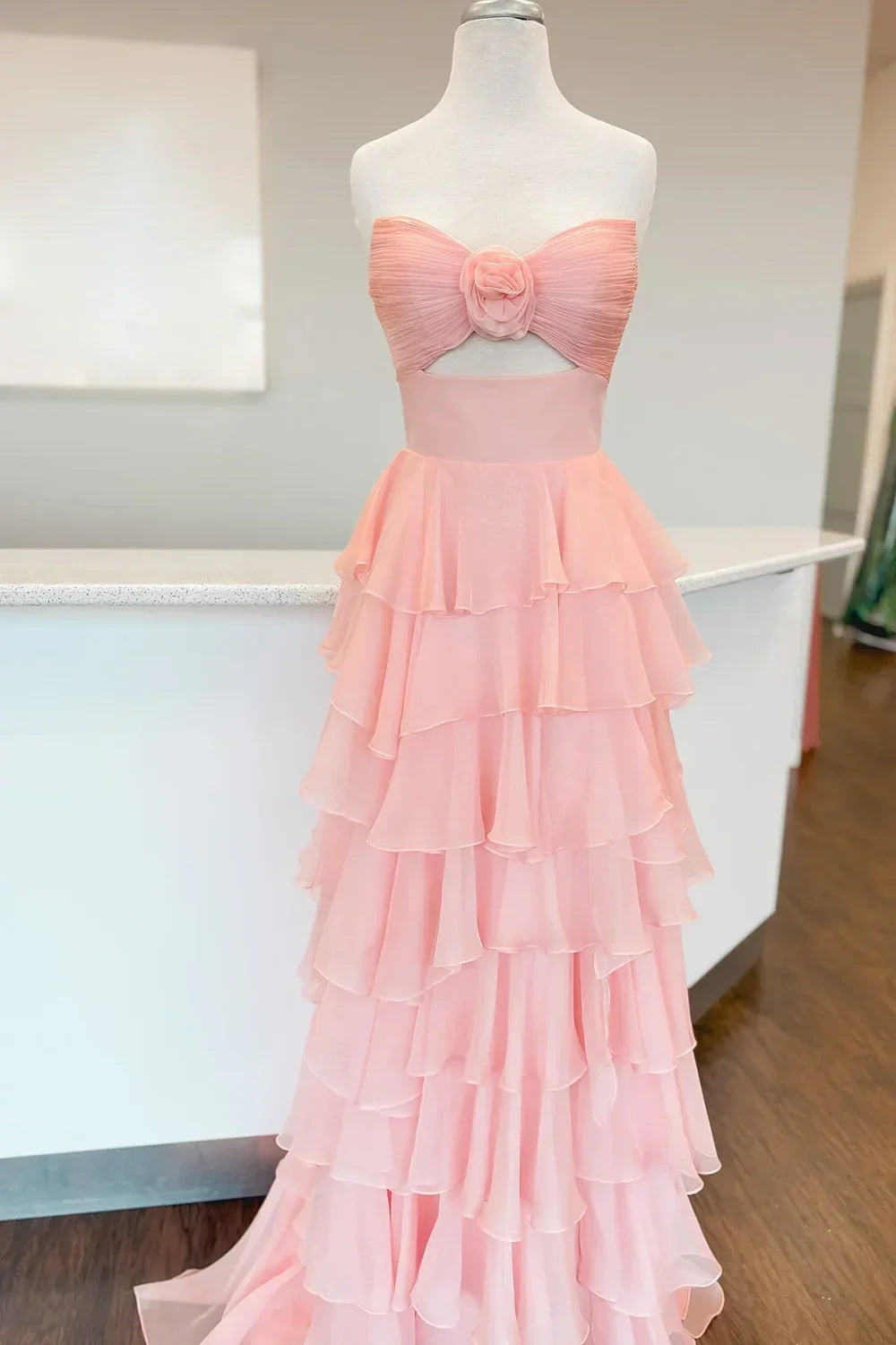 Stylish Refined Beautiful Timeless Elegant Red A-Line Strapless Sleeveless Floor-Length Prom Dress