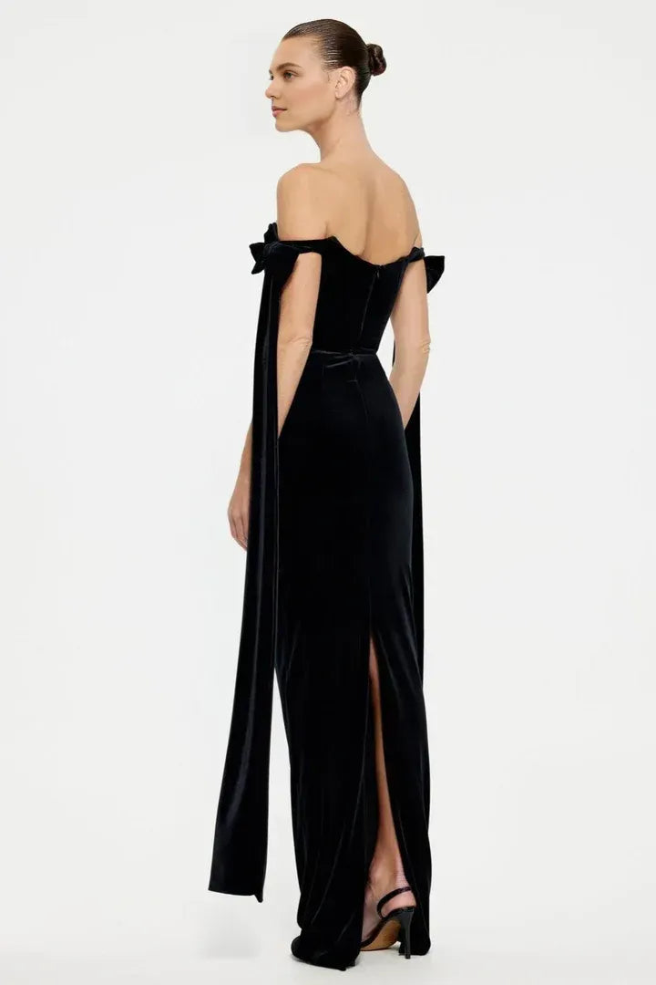 Refined Beautiful Timeless Special Occasion Elegant Black Velvet Sleeveless Floor-Length Prom Dress