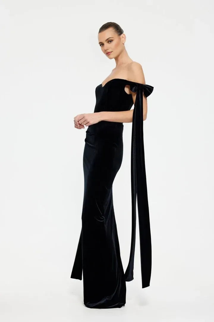 Refined Beautiful Timeless Special Occasion Elegant Black Velvet Sleeveless Floor-Length Prom Dress