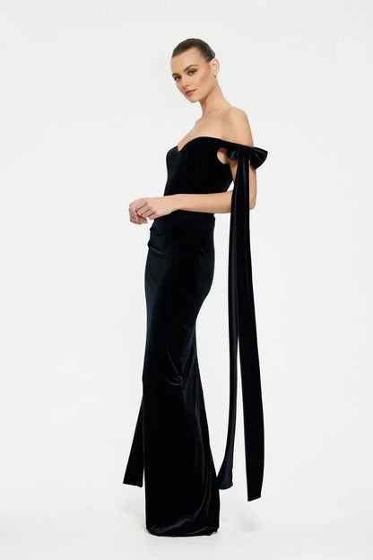 Refined Beautiful Timeless Special Occasion Elegant Black Velvet Sleeveless Floor-Length Prom Dress