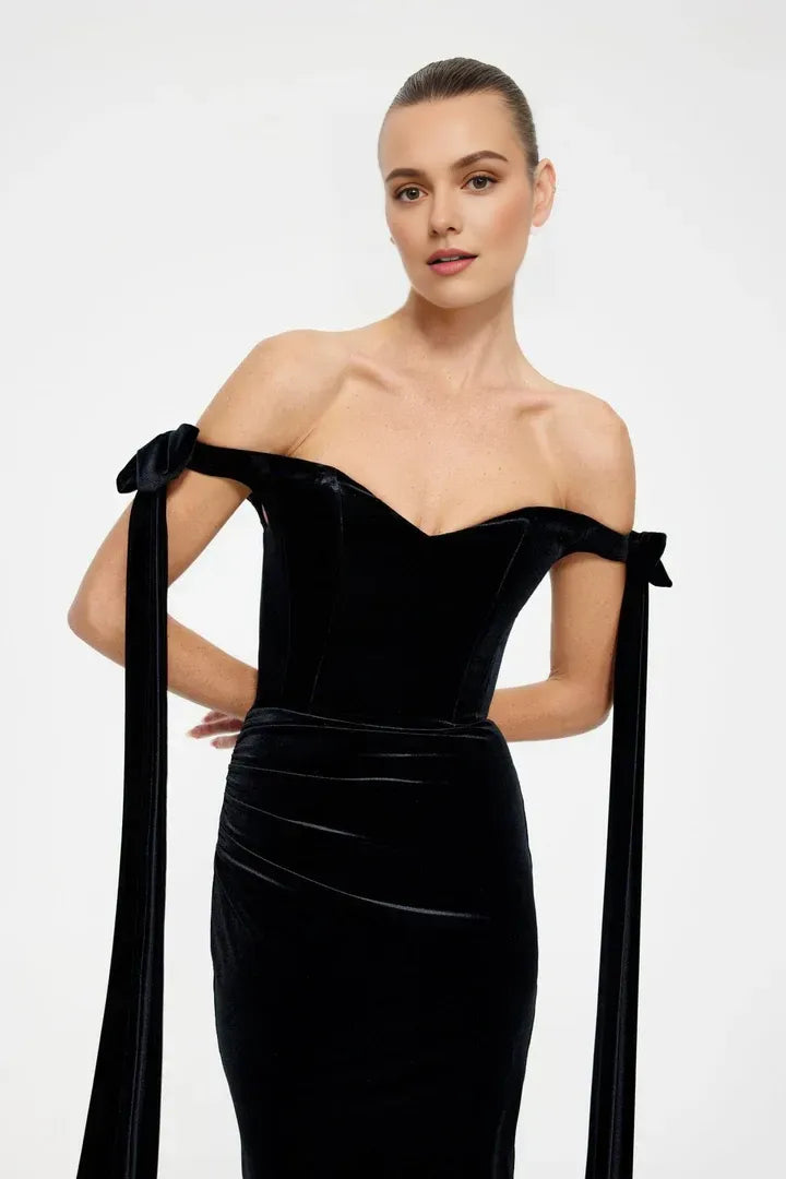 Refined Beautiful Timeless Special Occasion Elegant Black Velvet Sleeveless Floor-Length Prom Dress