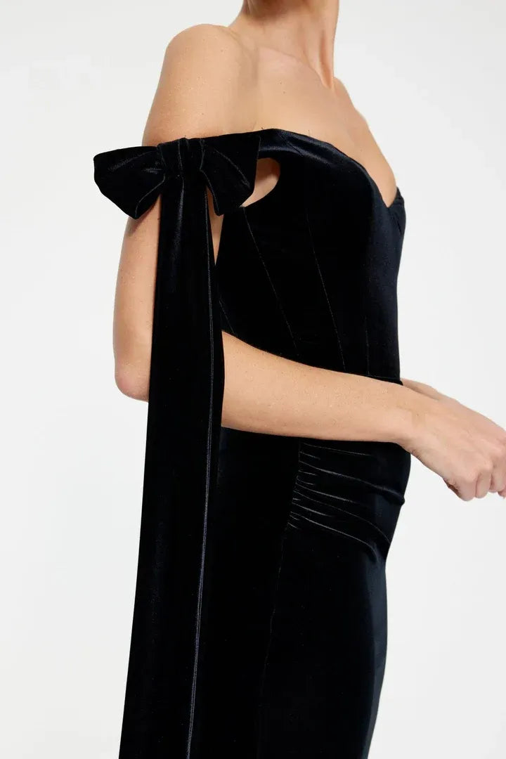 Refined Beautiful Timeless Special Occasion Elegant Black Velvet Sleeveless Floor-Length Prom Dress