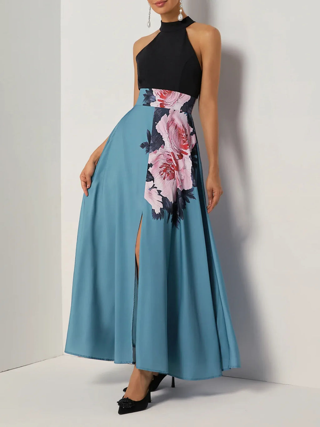 Sophisticated Graceful Stylish Refined Elegant Black A-Line Halter Sleeveless Floor-Length Evening Dress