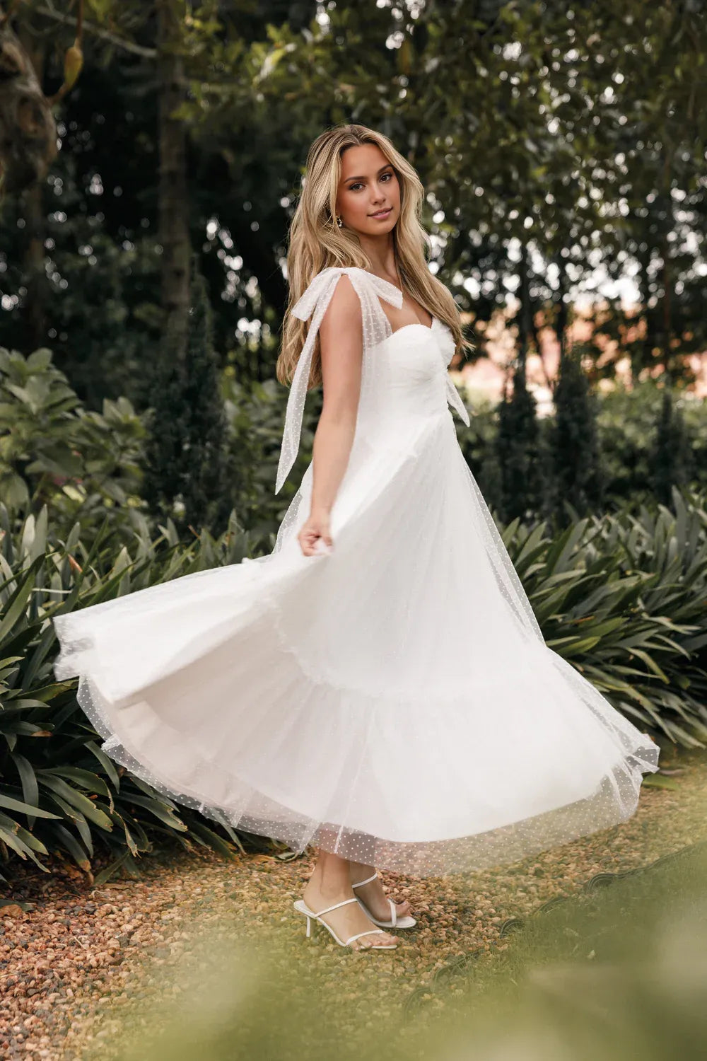 Special Occasion Sophisticated Graceful Stylish Elegant White Tulle A-Line Sleeveless Prom Dress
