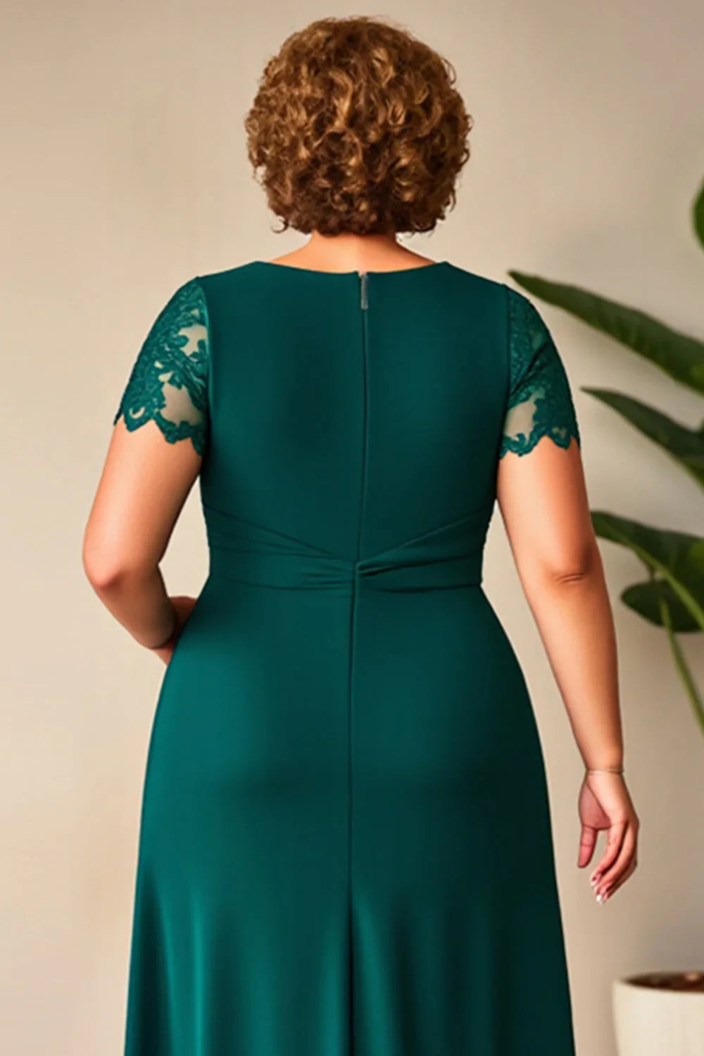Elegant Emerald Green Lace A-Line Short Sleeve Floor-Length Mother of the Bride Dress