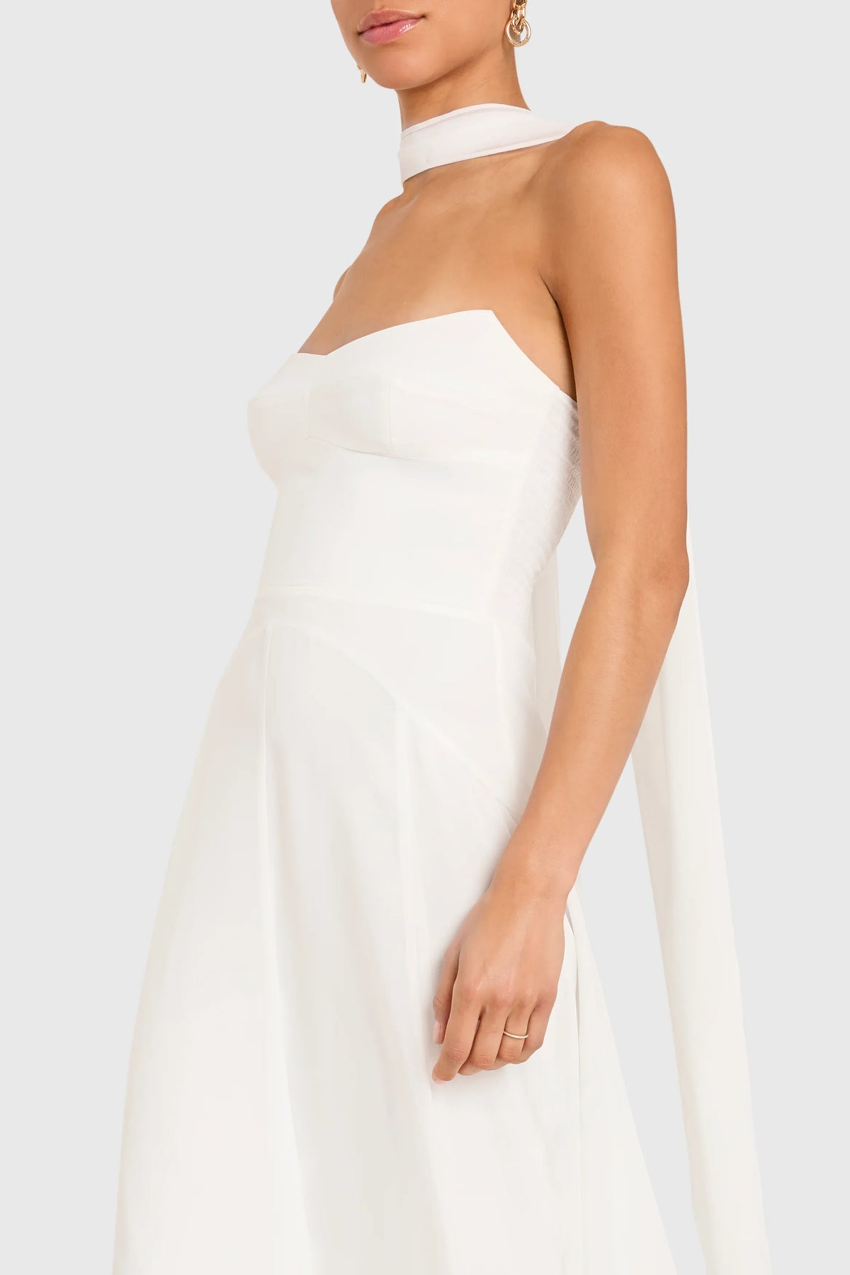 Timeless Special Occasion Sophisticated Elegant White Chiffon A-Line Halter Midi Prom Dress