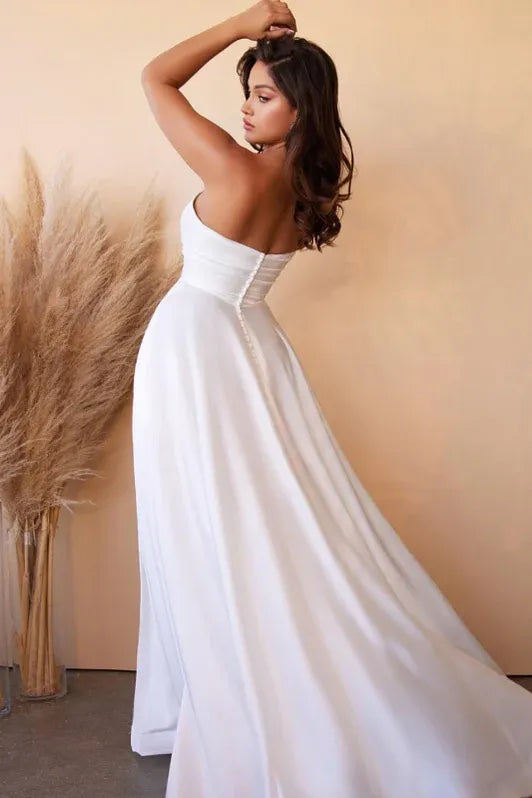 White Sweetheart Sleeveless Ruched Floor-length Prom Dress