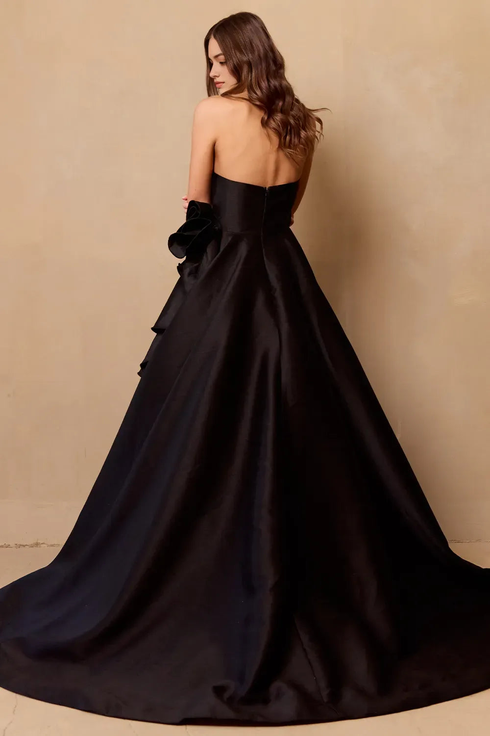 Black Ball Gown Prom Dress with Strapless Sweetheart Neckline and Dramatic Ruffled Side Detail for Formal Galas