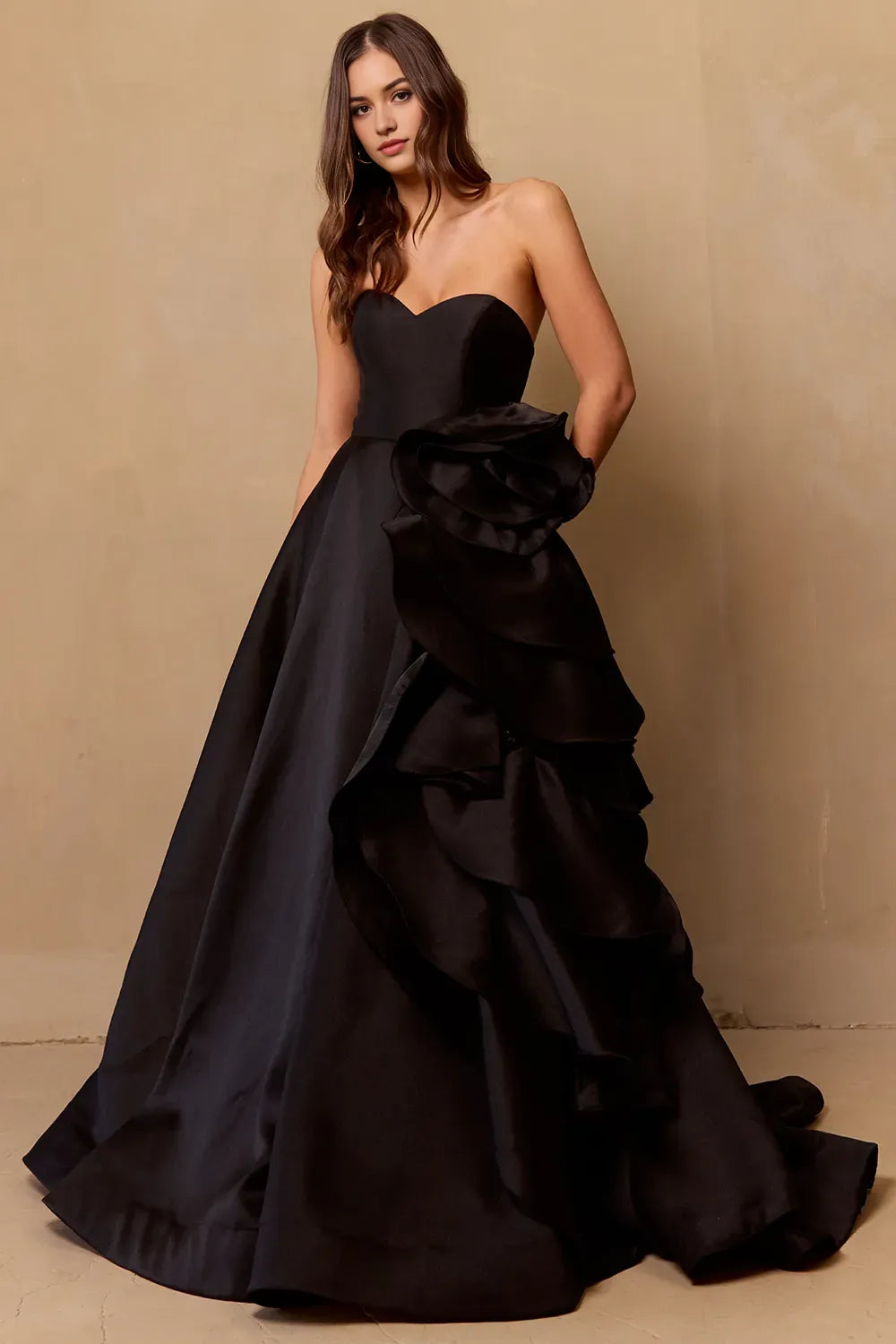 Black Ball Gown Prom Dress with Strapless Sweetheart Neckline and Dramatic Ruffled Side Detail for Formal Galas