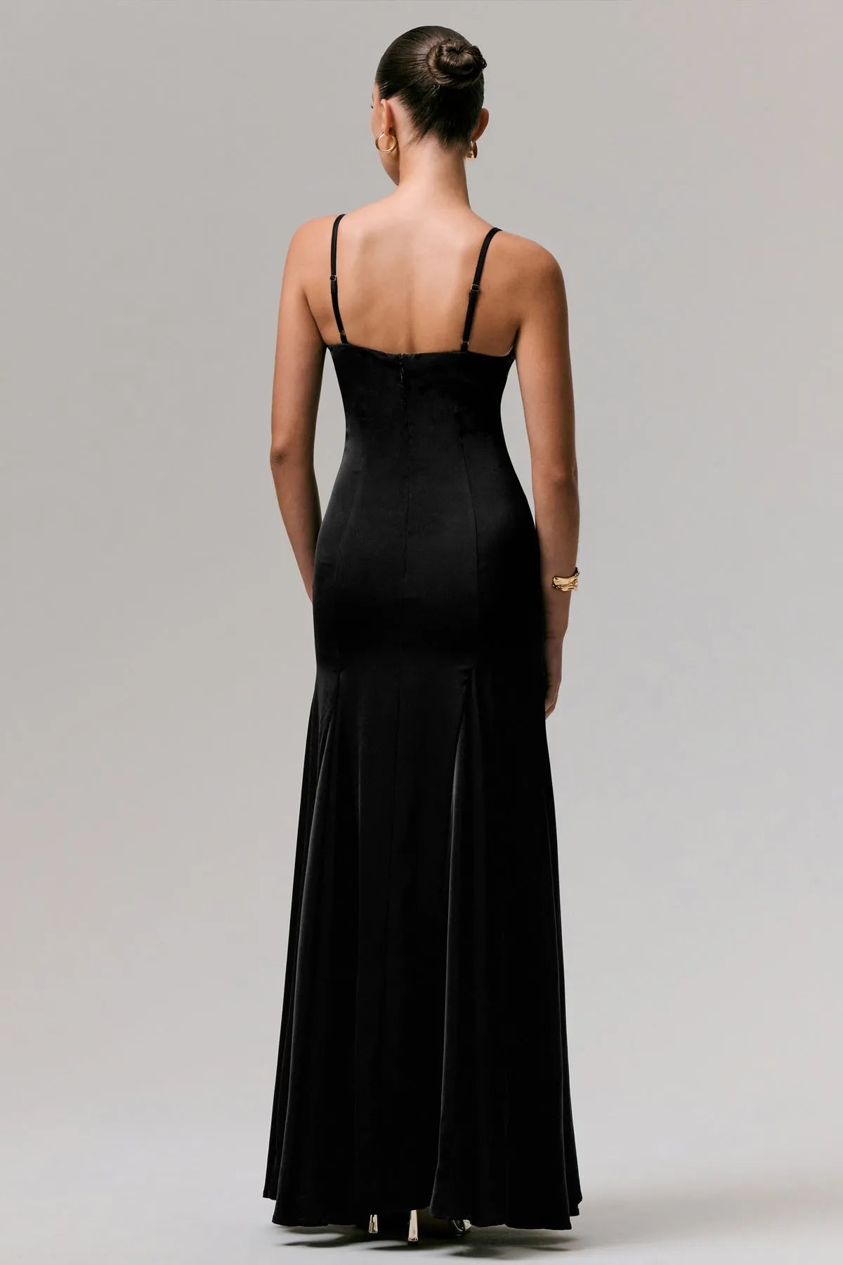 Black Prom Dresses with Spaghetti Straps Plunging V - Neck and Fluted Mermaid Hem A Timeless Choice for Glamorous Evenings