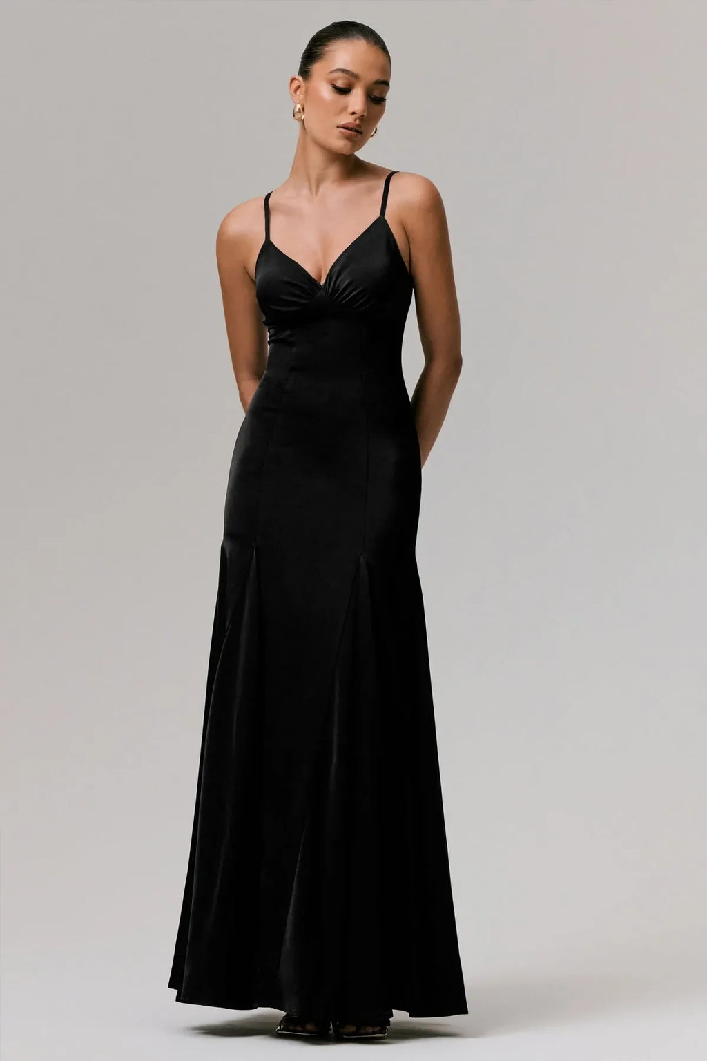 Black Prom Dresses with Spaghetti Straps Plunging V - Neck and Fluted Mermaid Hem A Timeless Choice for Glamorous Evenings