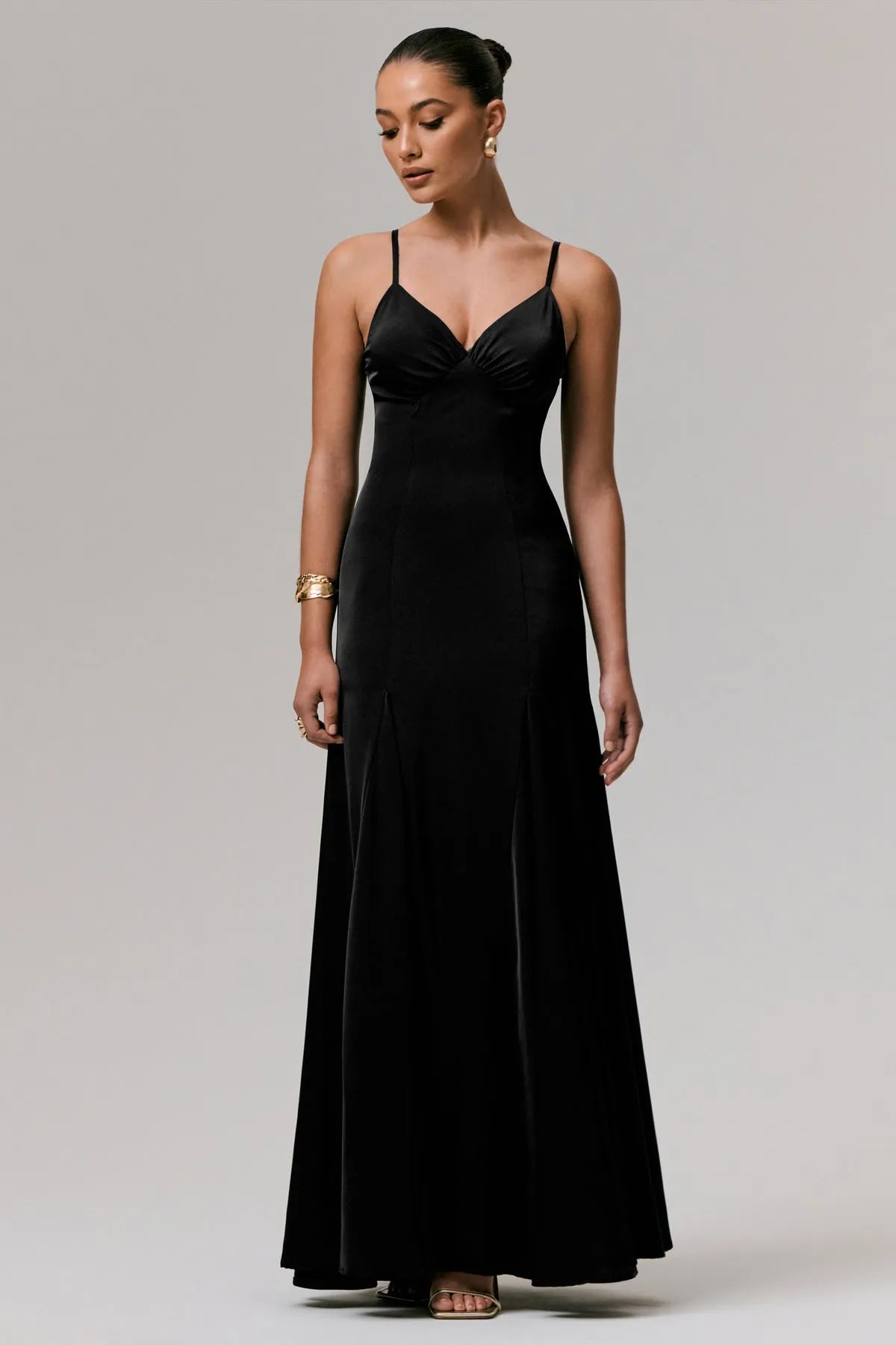 Black Prom Dresses with Spaghetti Straps Plunging V - Neck and Fluted Mermaid Hem A Timeless Choice for Glamorous Evenings