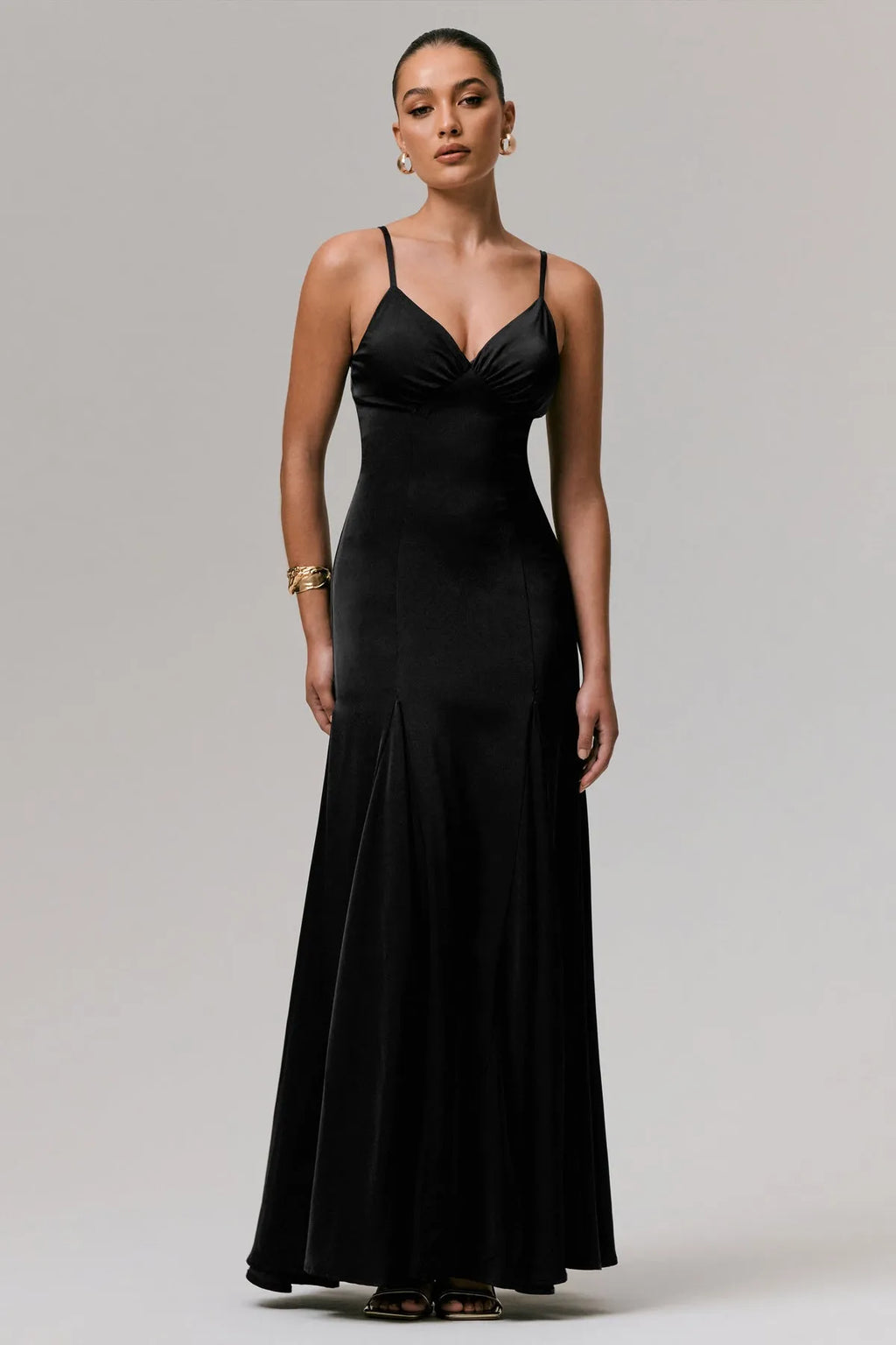 Black Prom Dresses with Spaghetti Straps Plunging V - Neck and Fluted Mermaid Hem A Timeless Choice for Glamorous Evenings