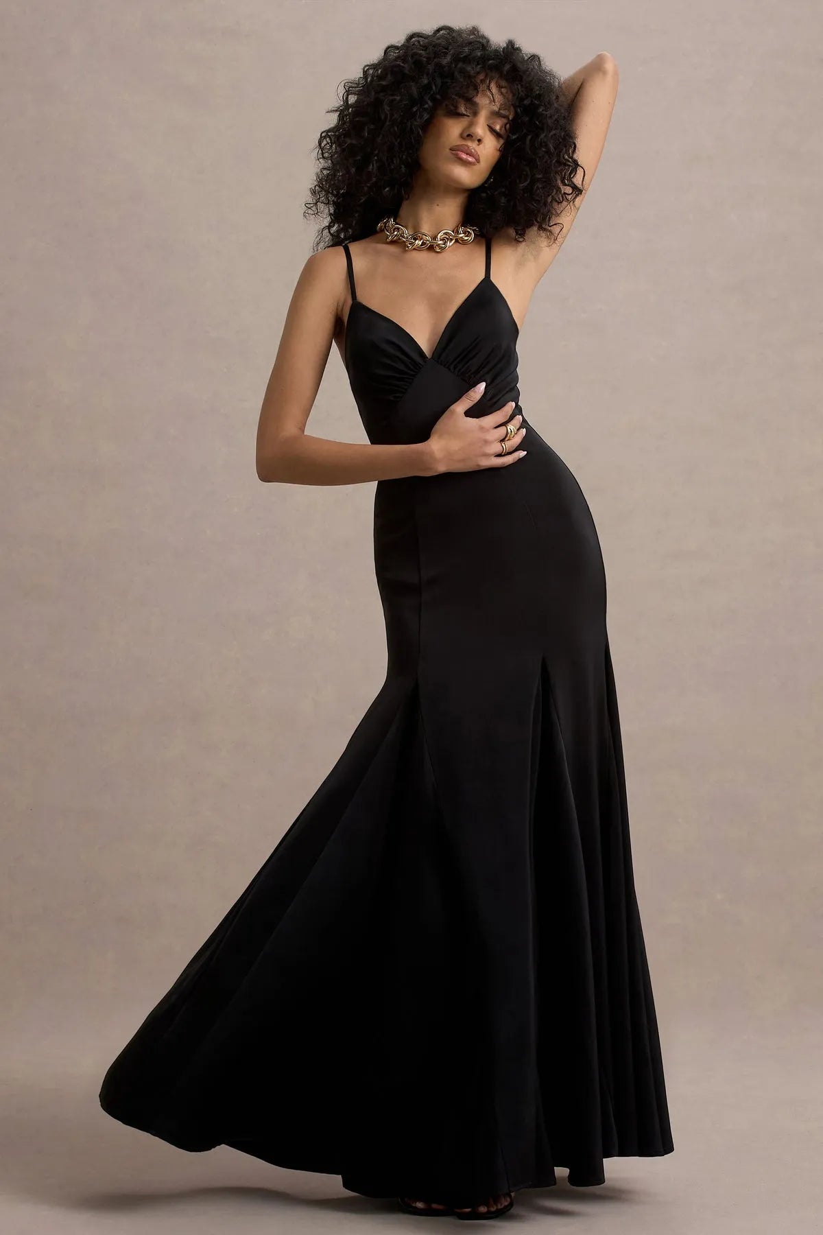 Black Prom Dress with Spaghetti Straps V - Neckline and Flared Mermaid Hem for Formal Occasions