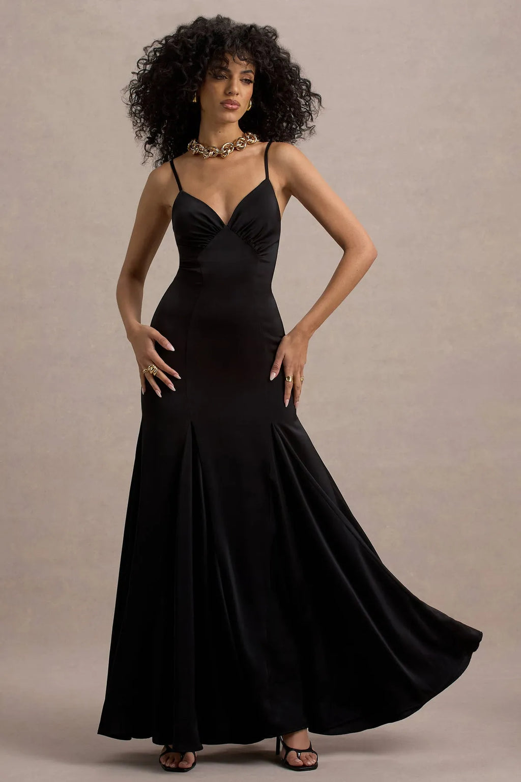 Black Prom Dress with Spaghetti Straps V - Neckline and Flared Mermaid Hem for Formal Occasions