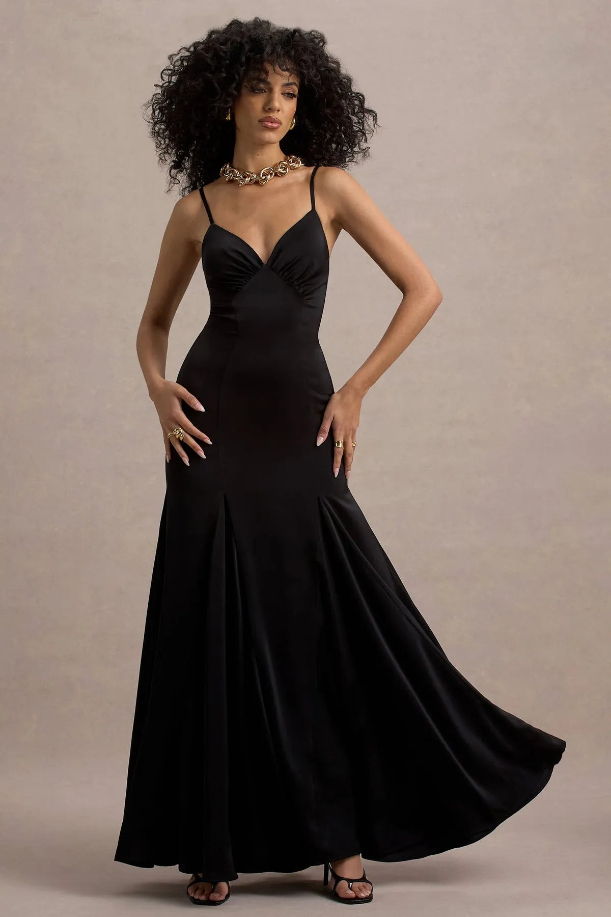 Black Prom Dress with Spaghetti Straps V - Neckline and Flared Mermaid Hem for Formal Occasions