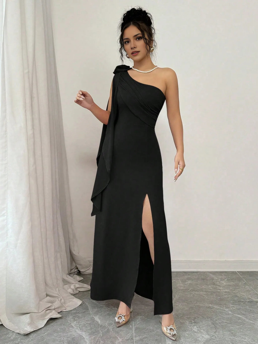 Black Sheath One-Shoulder Sleeveless Floor-Length Drape Detail Slit Prom Dress