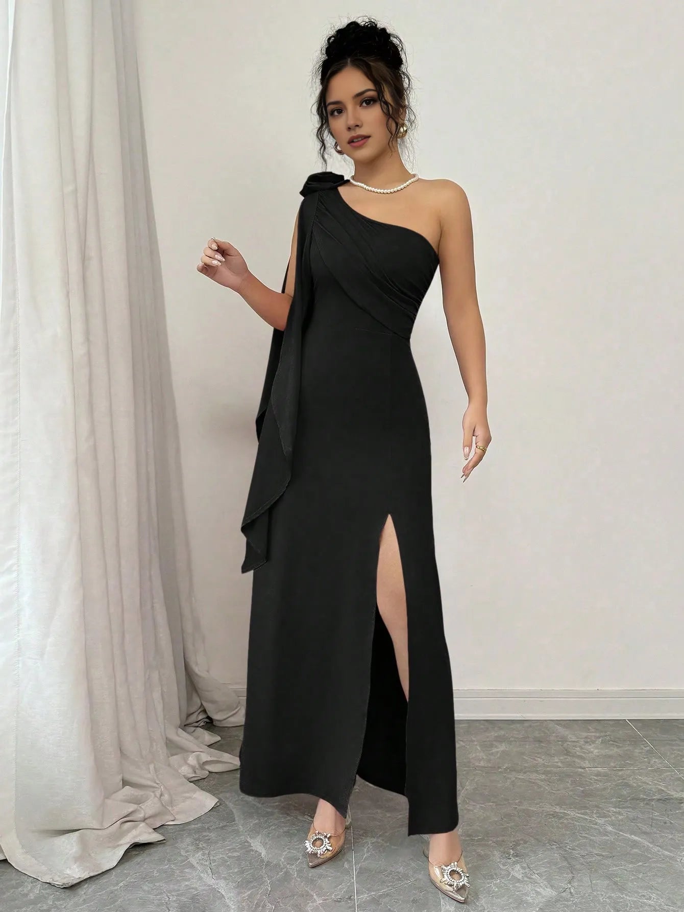 Black Sheath One-Shoulder Sleeveless Floor-Length Drape Detail Slit Prom Dress