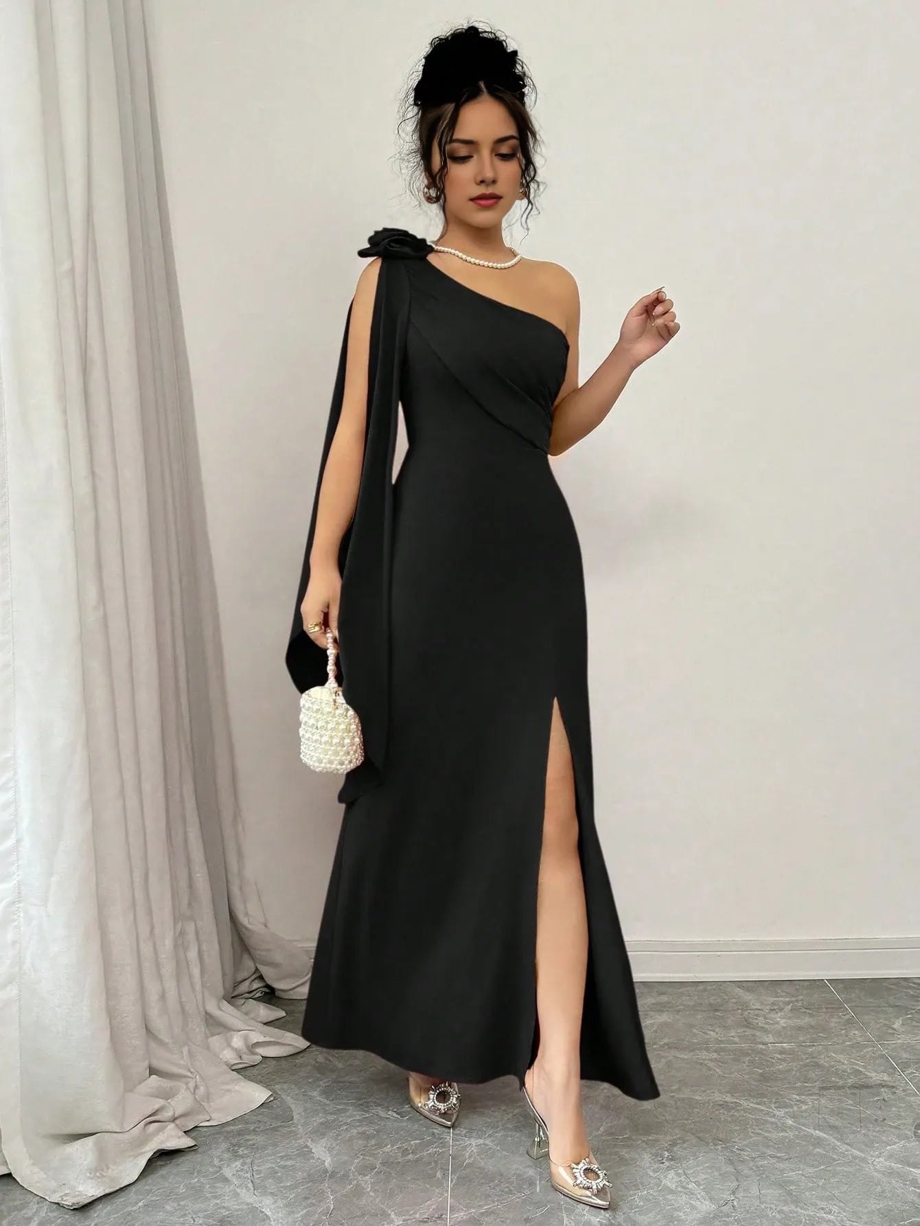 Black Sheath One-Shoulder Sleeveless Floor-Length Drape Detail Slit Prom Dress