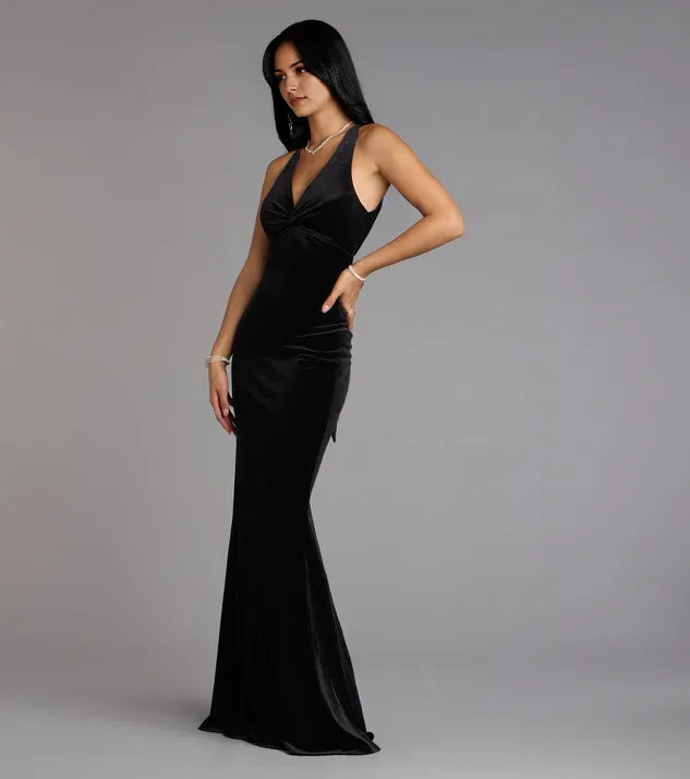 Black halter neckline Plunge Neck Open-Back mermaid Prom dress