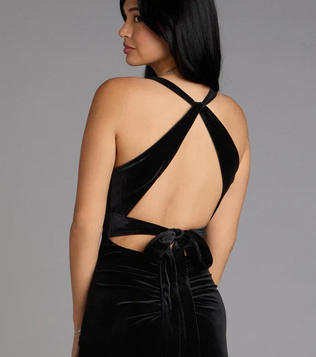 Black halter neckline Plunge Neck Open-Back mermaid Prom dress