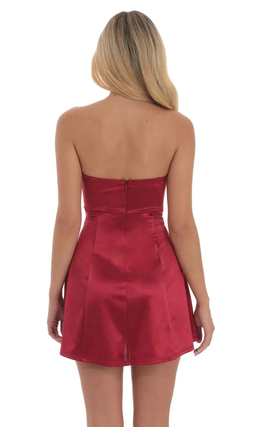 Burgundy Homecoming Dress Bow Detailed Strapless Flared Hem Smoothness Perfect for Memorable Campus Events