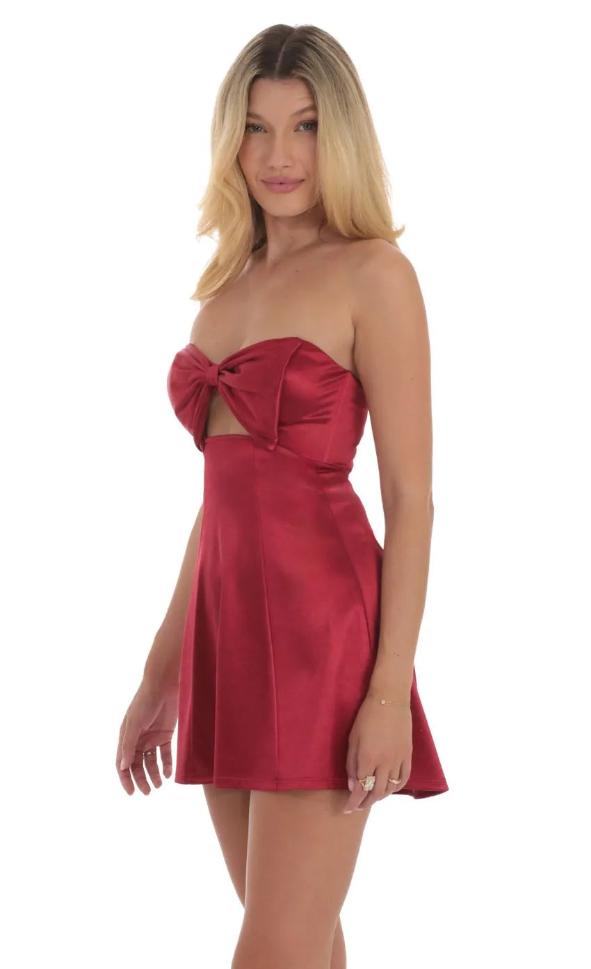 Burgundy Homecoming Dress Bow Detailed Strapless Flared Hem Smoothness Perfect for Memorable Campus Events