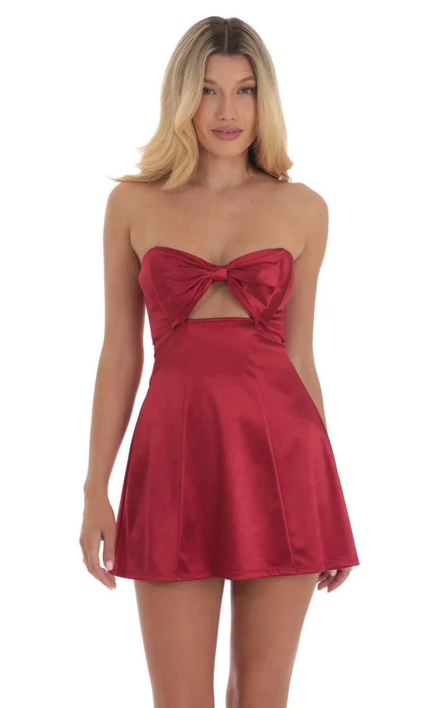Burgundy Homecoming Dress Bow Detailed Strapless Flared Hem Smoothness Perfect for Memorable Campus Events