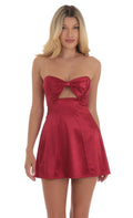 Burgundy Homecoming Dress Bow Detailed Strapless Flared Hem Smoothness Perfect for Memorable Campus Events