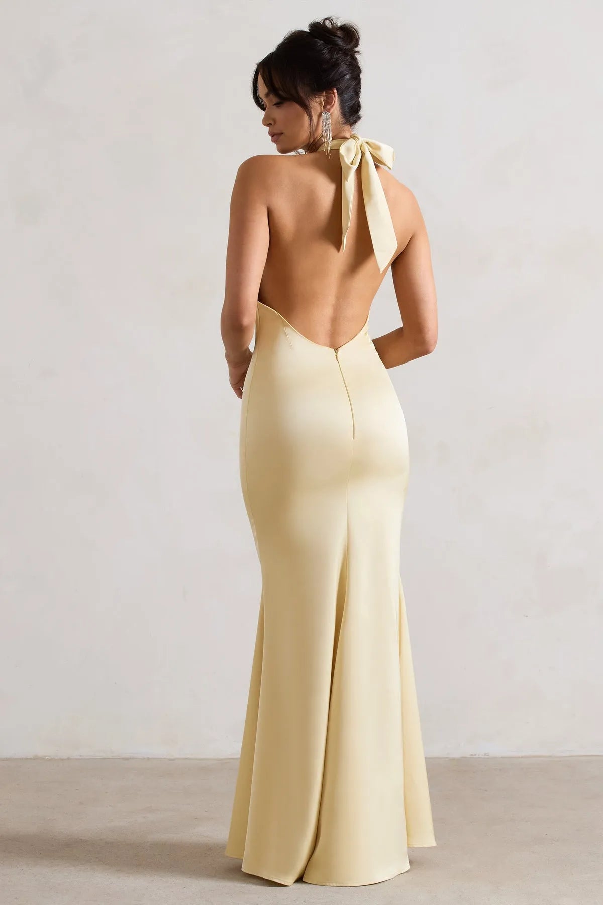 Champagne Colored Halter Neck Prom Dresses A Timeless Choice for Sophisticated Balls