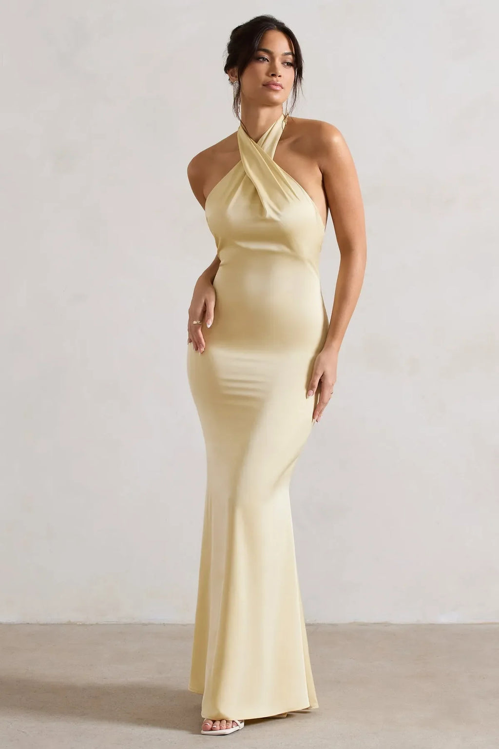 Champagne Colored Halter Neck Prom Dresses A Timeless Choice for Sophisticated Balls