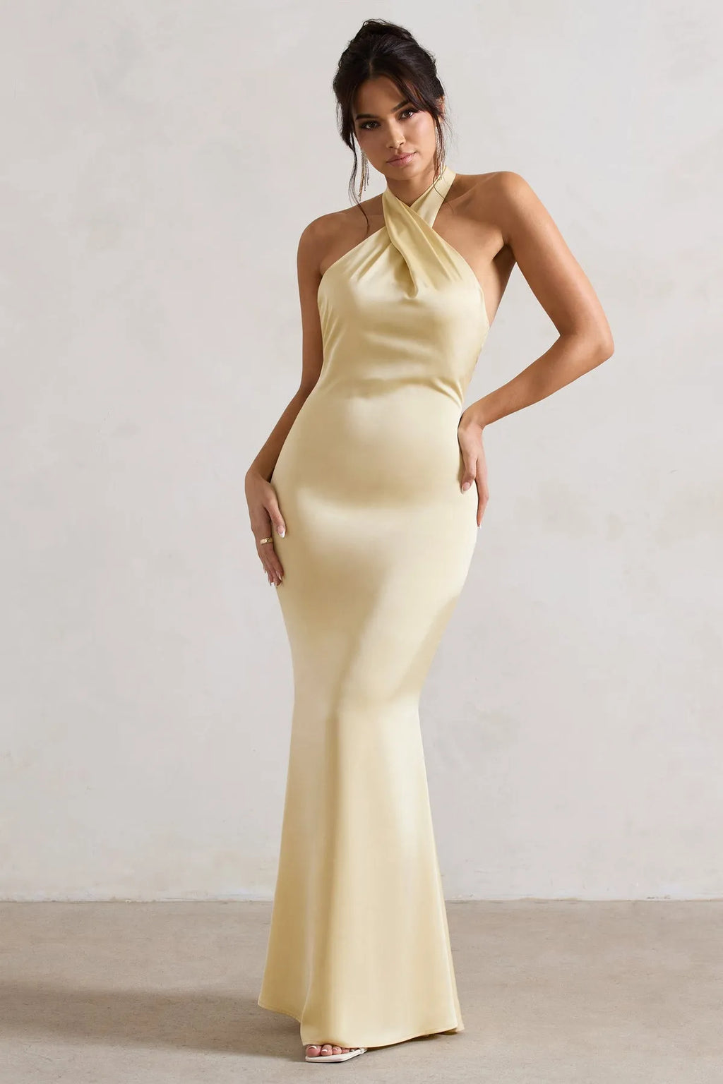 Champagne Colored Halter Neck Prom Dresses A Timeless Choice for Sophisticated Balls
