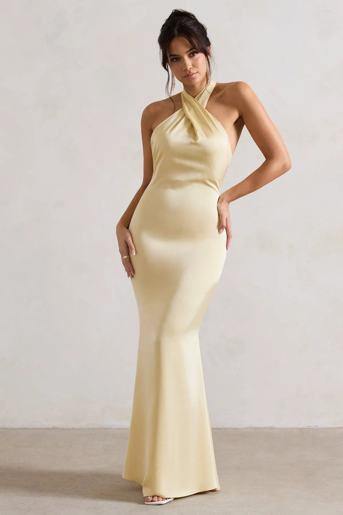 Champagne Colored Halter Neck Prom Dresses A Timeless Choice for Sophisticated Balls