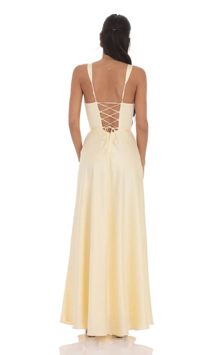 Black Cream Prom Dress with Plunging V - Neck Structured Corset Bodice and Flowy Skirt Ideal for Tie Proms