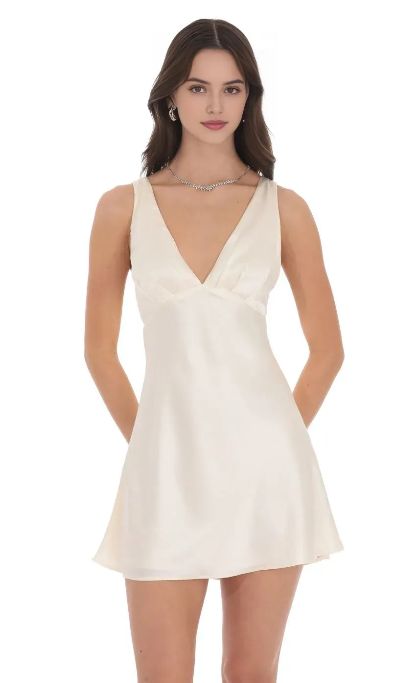 Ivory V Neck Homecoming Dress Sleeveless Silhouette for Timeless Teen Formal Style
