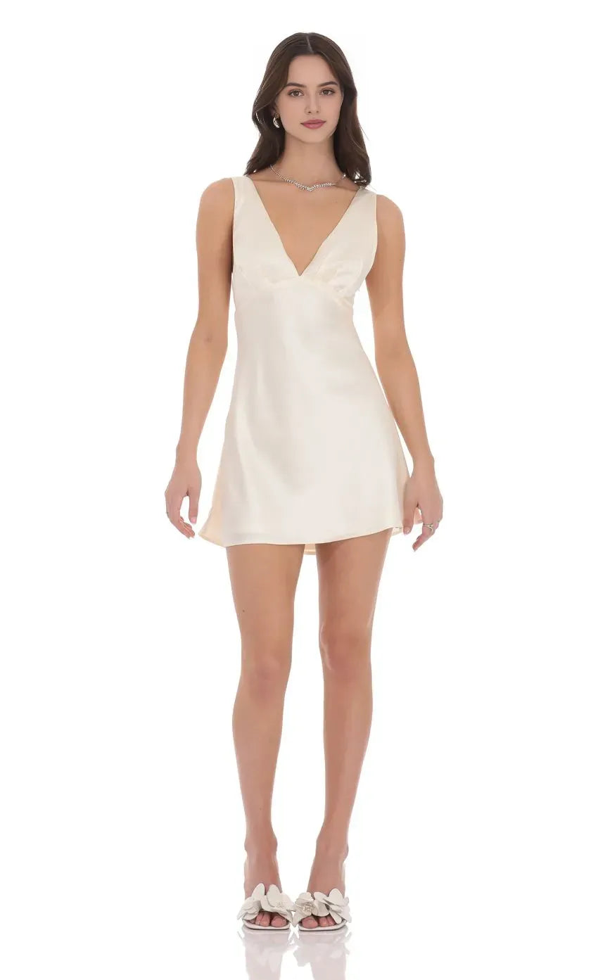 Ivory V Neck Homecoming Dress Sleeveless Silhouette for Timeless Teen Formal Style