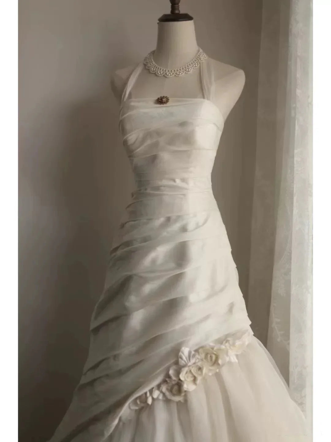 Ivory Mermaid Halter-Neck Floral-Appliqué Wedding Dresses
